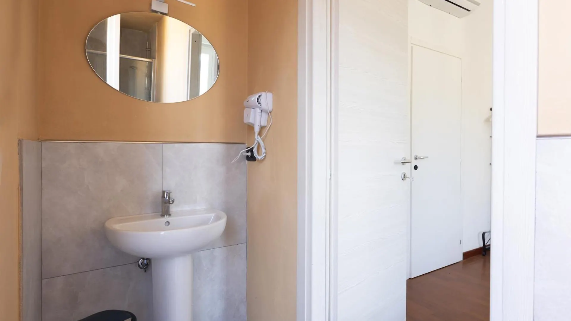 Suites Cinquecento La Spezia Guest house